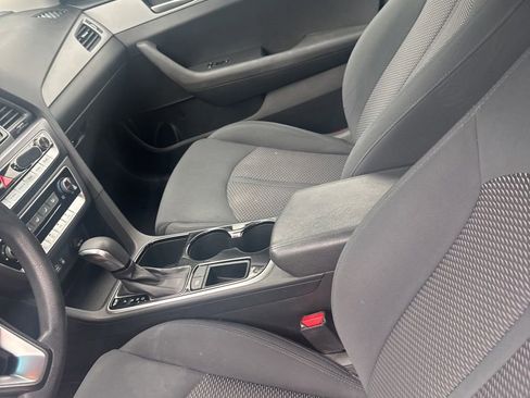 Used 2019 Hyundai Sonata SE FWD image 4