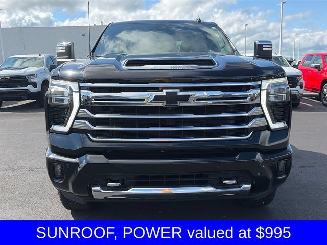 Used 2024 Chevrolet Silverado 2500 High Country w/ Technology Package AWD/4WD image 4