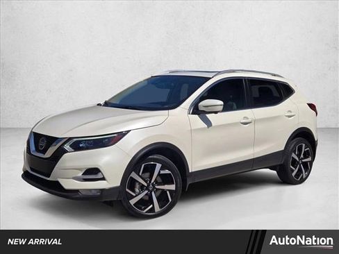 Used 2022 Nissan Rogue Sport SL w/ Premium Package image 1