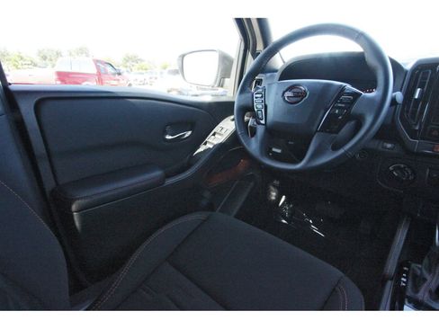 Certified 2025 Nissan Frontier PRO-4X w/ Interior Protection Package AWD/4WD image 10