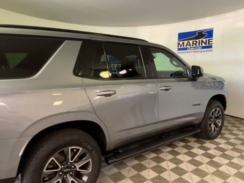 Used 2023 Chevrolet Tahoe Z71 w/ Luxury Package AWD/4WD image 2
