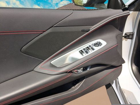 Used 2022 Chevrolet Corvette Stingray Convertible image 7