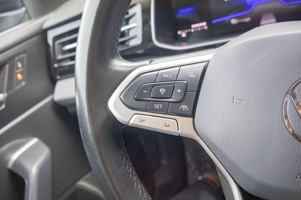 Used 2025 Volkswagen Jetta SE FWD image 23