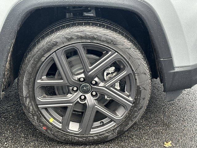 New 2026 Jeep Compass Limited w/ Sun, Sound & Navigation Group AWD/4WD image 14