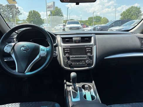 Used 2017 Nissan Altima 2.5 SV FWD image 10