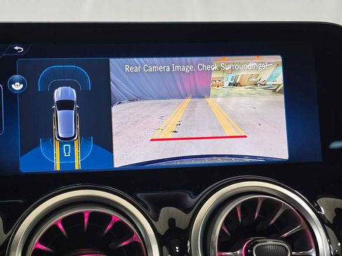 Used 2025 Mercedes-Benz GLA 250 4MATIC image 31