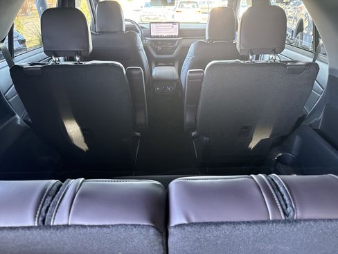 New 2026 Ford Explorer Platinum image 11