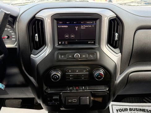 Used 2021 Chevrolet Silverado 2500 Custom image 21