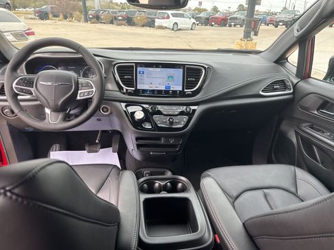 New 2026 Chrysler Pacifica Select image 24