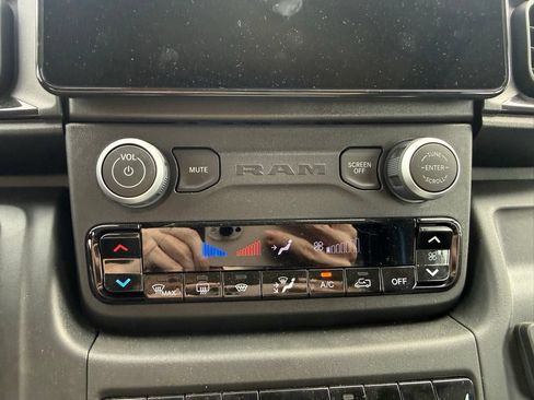Used 2024 RAM ProMaster 3500 w/ Delivery Van Package FWD image 31