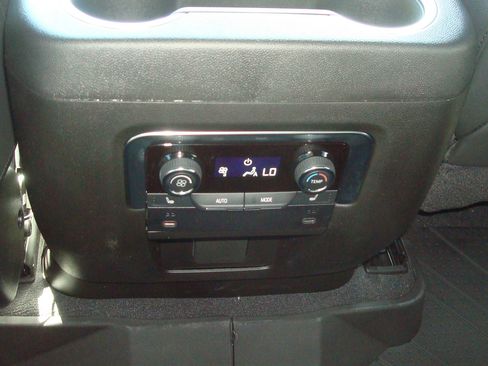 New 2026 Chevrolet Tahoe Premier w/ Sun And Tow Package AWD/4WD image 11
