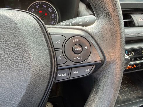 Used 2019 Toyota RAV4 XLE w/ Convenience Package image 14