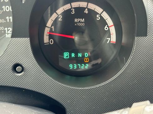 Used 2008 Dodge Nitro SXT image 5