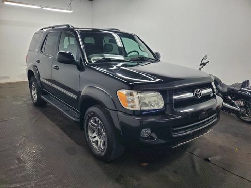 Used 2005 Toyota Sequoia SR5 image 3