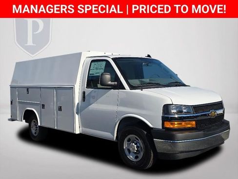 New 2025 Chevrolet Express 3500 w/ Power Convenience Package image 2
