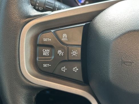 Used 2023 Ford Bronco Wildtrak image 41