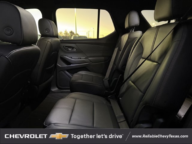 Used 2023 Chevrolet Traverse RS FWD image 32