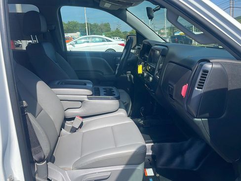 Used 2018 Chevrolet Silverado 1500 W/T w/ WT Convenience Package AWD/4WD image 16