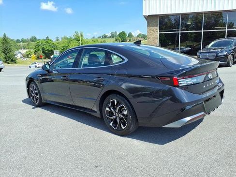 Used 2025 Hyundai Sonata SEL FWD image 2
