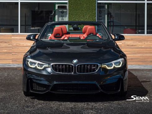 Used 2018 BMW M4 Convertible image 11