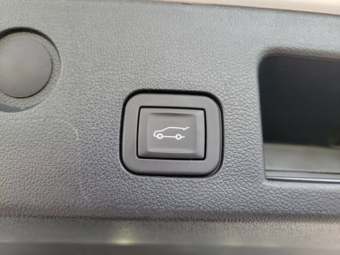 Certified 2025 Chevrolet Equinox LT w/ Convenience Package II AWD/4WD image 9