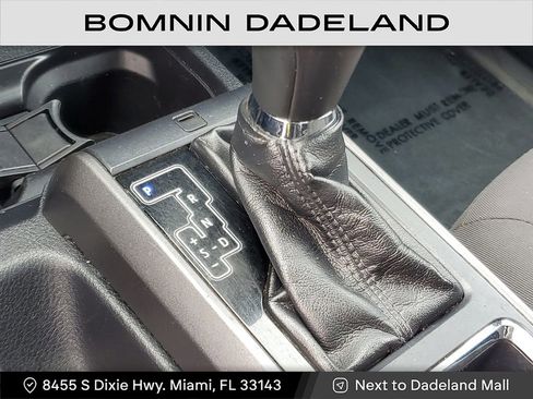 Used 2017 Toyota Tacoma SR image 25