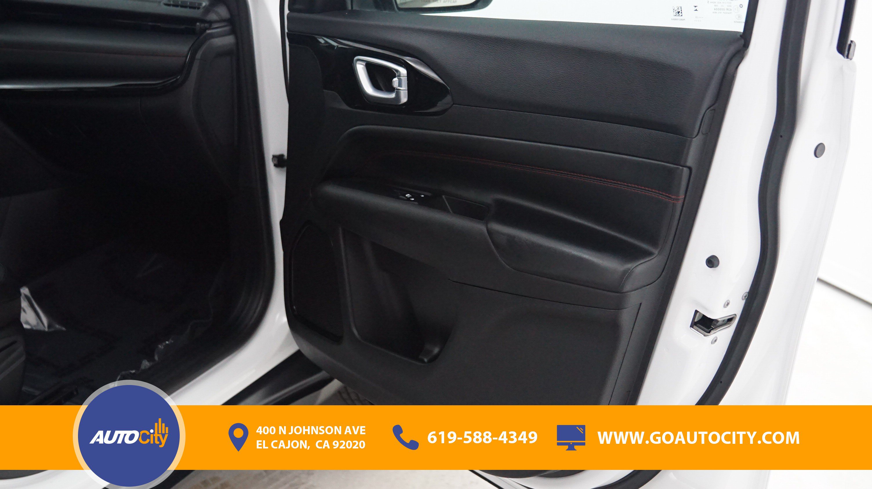Used 2023 Jeep Compass Trailhawk AWD/4WD image 17