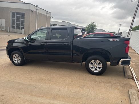Used 2025 Chevrolet Silverado 1500 LT image 2