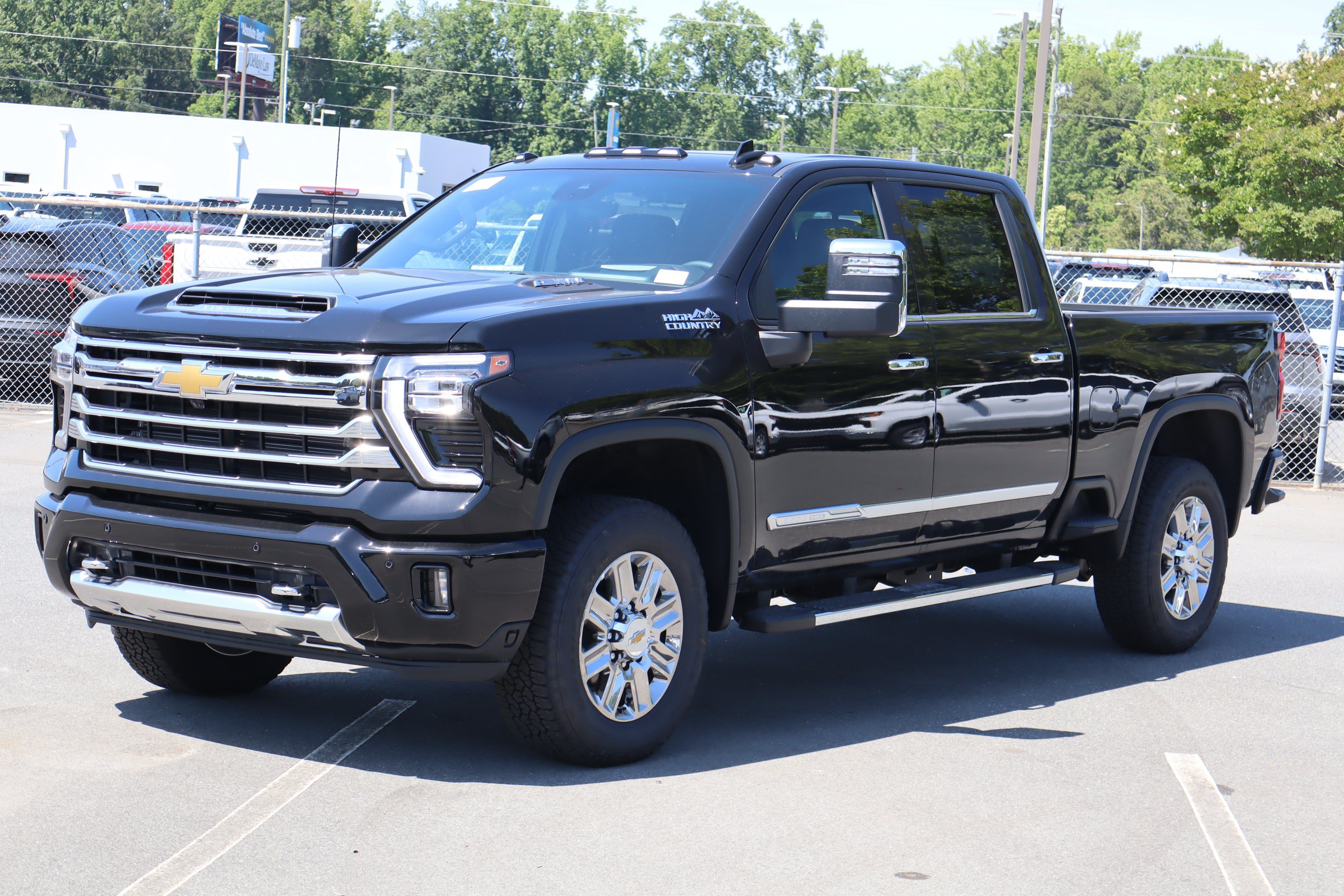 New 2026 Chevrolet Silverado 2500 High Country w/ High Country Premium Package AWD/4WD image 3