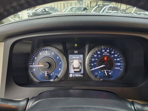 Used 2015 Toyota Sienna XLE w/ XLE Navigation Package FWD image 30