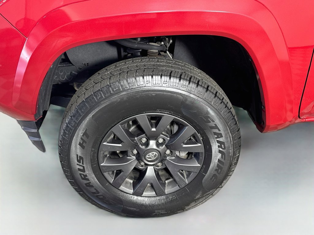 Used 2023 Toyota Tacoma SR5 AWD/4WD image 3