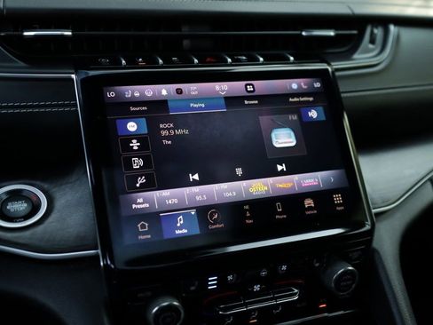 Used 2022 Jeep Grand Cherokee Overland w/ Luxury Tech Group IV image 14