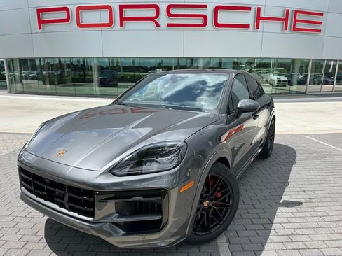 Used 2025 Porsche Cayenne GTS image 1