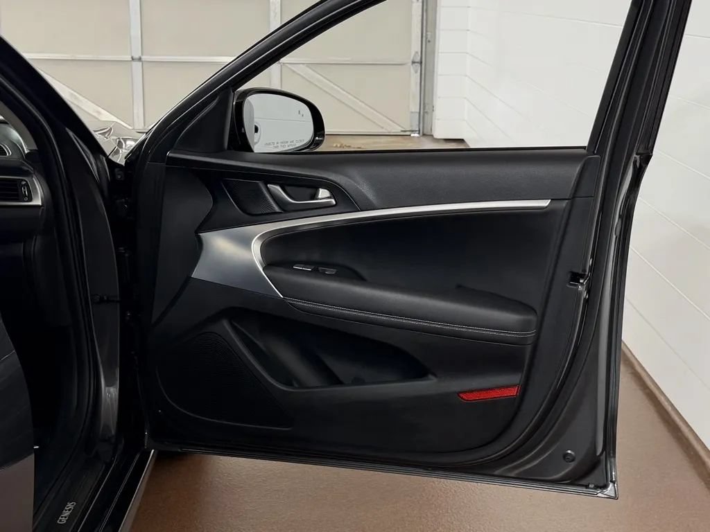 Used 2021 Genesis G70 2.0T AWD/4WD image 35