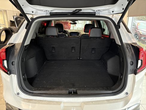 Used 2022 GMC Terrain AT4 w/ Tech Package image 15