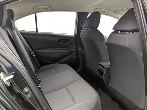 Used 2022 Toyota Corolla LE FWD image 18