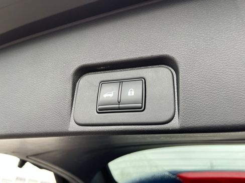 Used 2025 Nissan Rogue SV image 23