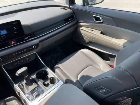 New 2026 Kia Carnival EX image 24