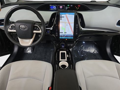 Used 2018 Toyota Prius Four image 10