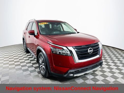 Used 2023 Nissan Pathfinder SL AWD/4WD image 4