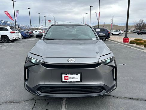 Used 2023 Toyota bZ4X XLE w/ Weather Package image 8