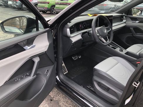 New 2026 Volkswagen Tiguan SE R-Line AWD/4WD image 10