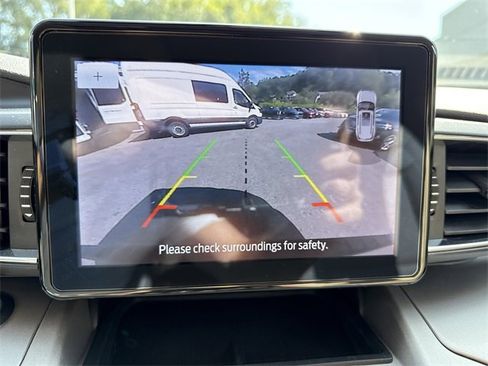 Used 2022 Ford Explorer XLT w/ Equipment Group 202A image 28