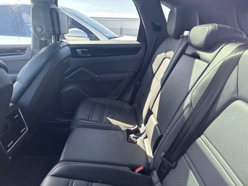 Used 2019 Porsche Cayenne AWD/4WD image 6