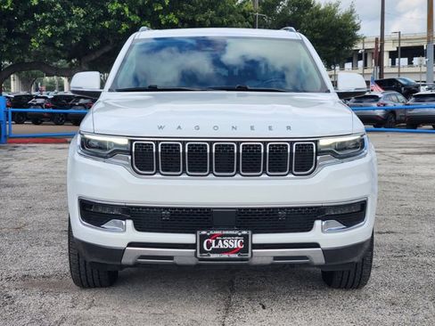 Used 2022 Jeep Wagoneer Series III w/ Premium Group I RWD image 2
