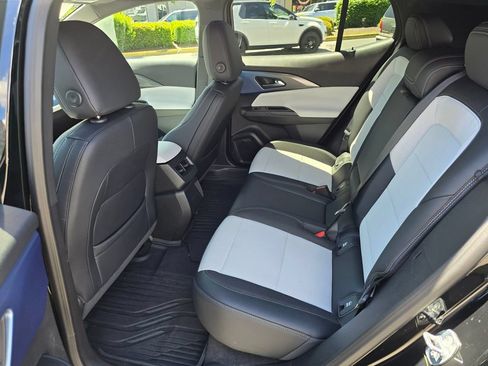 Used 2025 Chevrolet Equinox EV LT FWD image 17