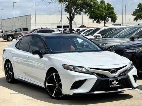 Used 2018 Toyota Camry XSE w/ Driver Assist Package FWD image 2