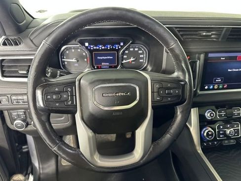 Used 2021 GMC Yukon Denali w/ Denali Premium Package image 14