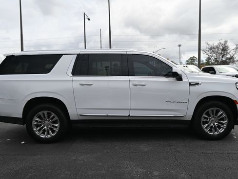 Used 2021 GMC Yukon XL SLT image 17