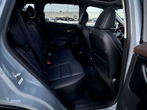 Used 2022 Nissan Rogue SL w/ SL Premium Package image 20